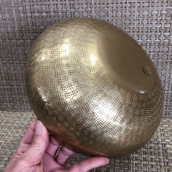 Gold Tone Hammered Round Bowl With Jagged Edge Design - Picture 8 of 16